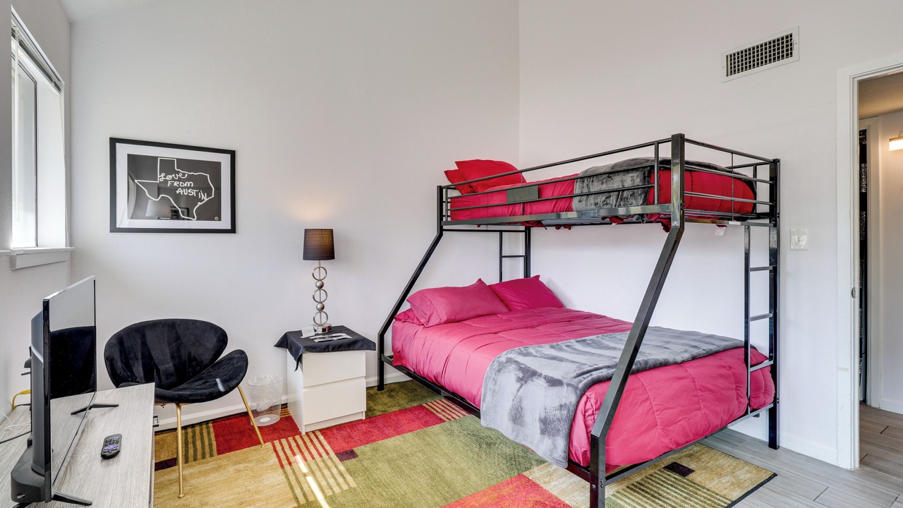 Photo of Bedroom in Lakeway