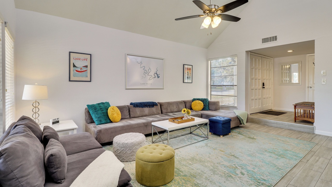 Photo of Livingroom in Lakeway