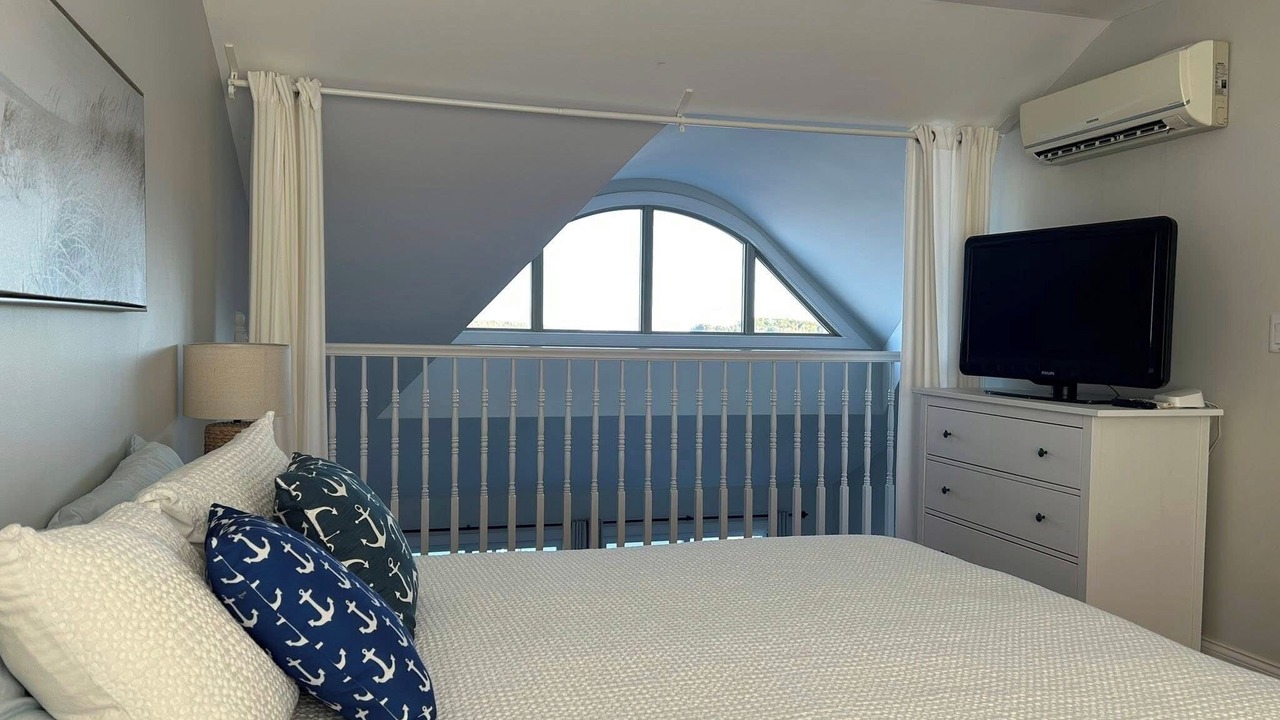 Photo of Bedroom in Western Shore