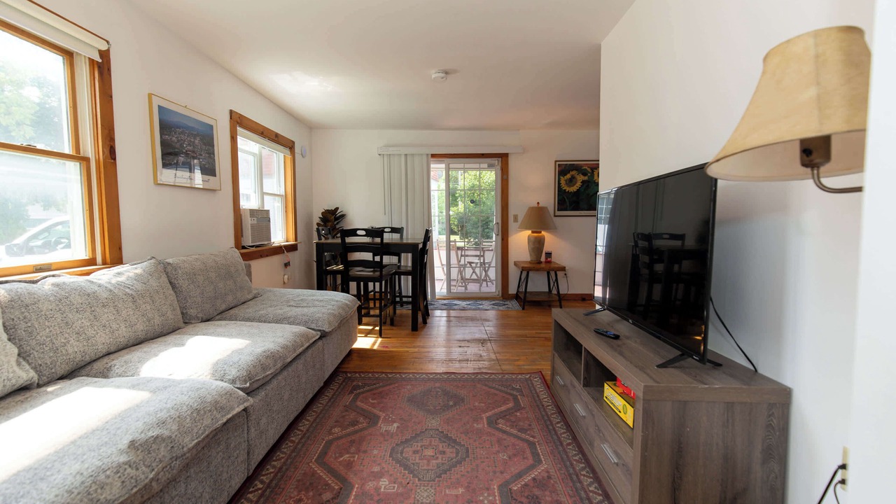 Photo of Bedroom in St. Albans Historic District