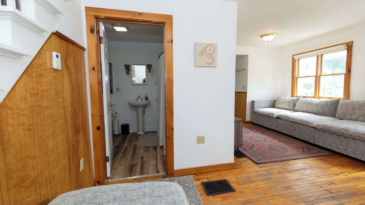 Photo of Bathroom in St. Albans Historic District