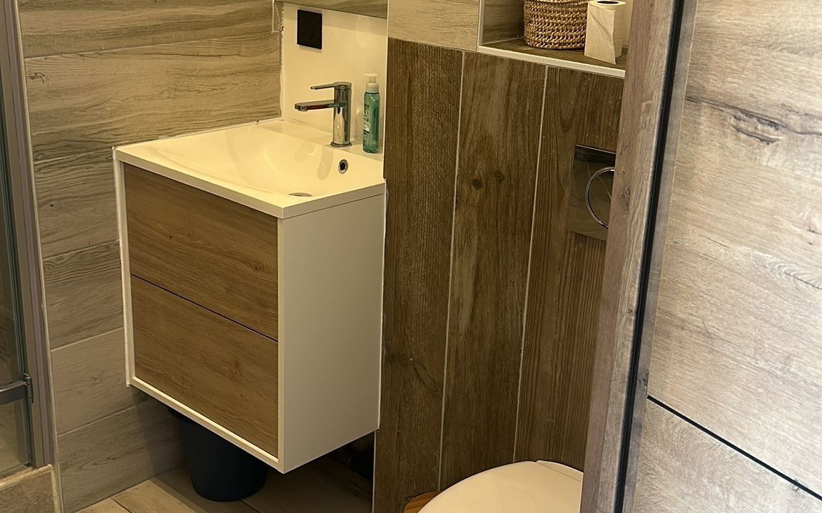 Photo of Bathroom in Tresses