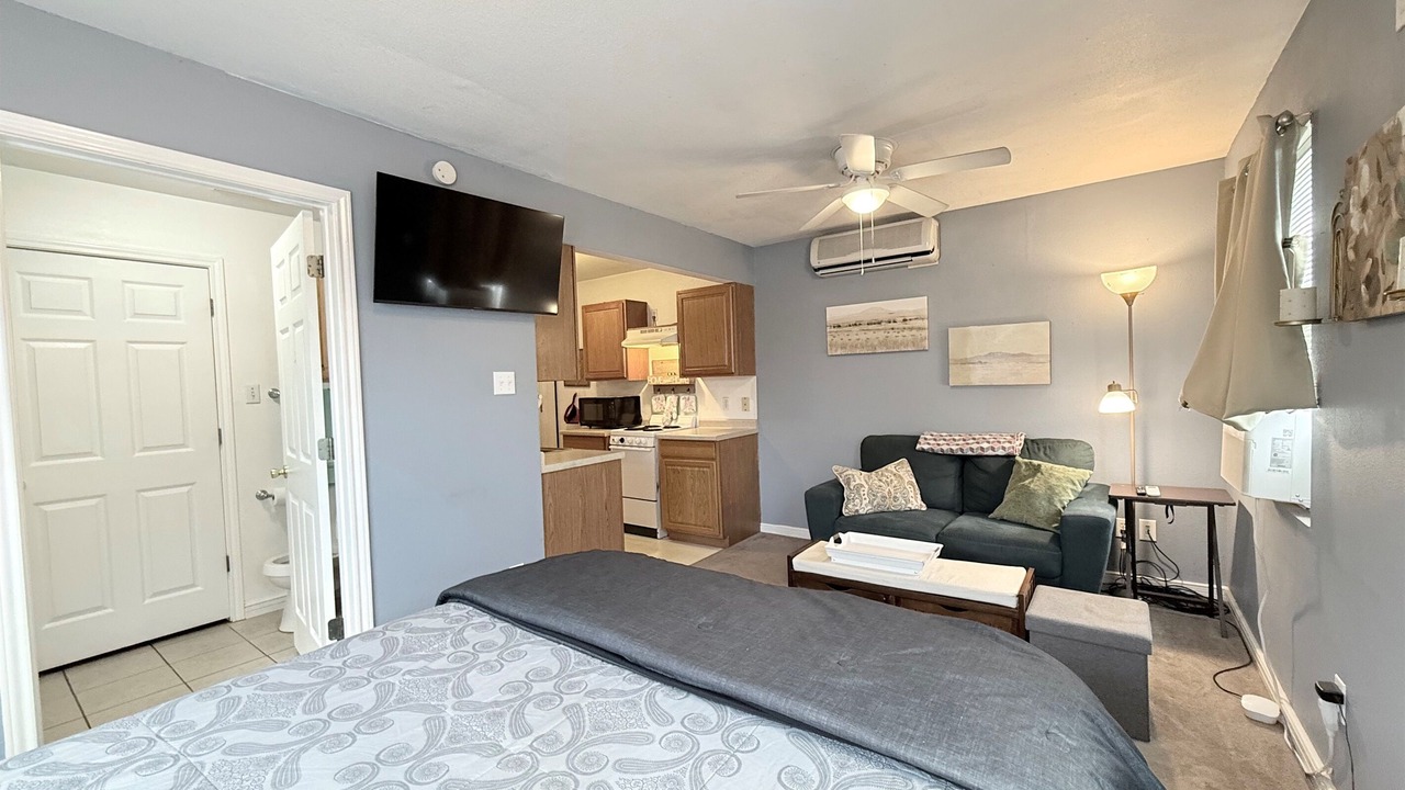 Photo of Bedroom in Sayles Blvd. Area