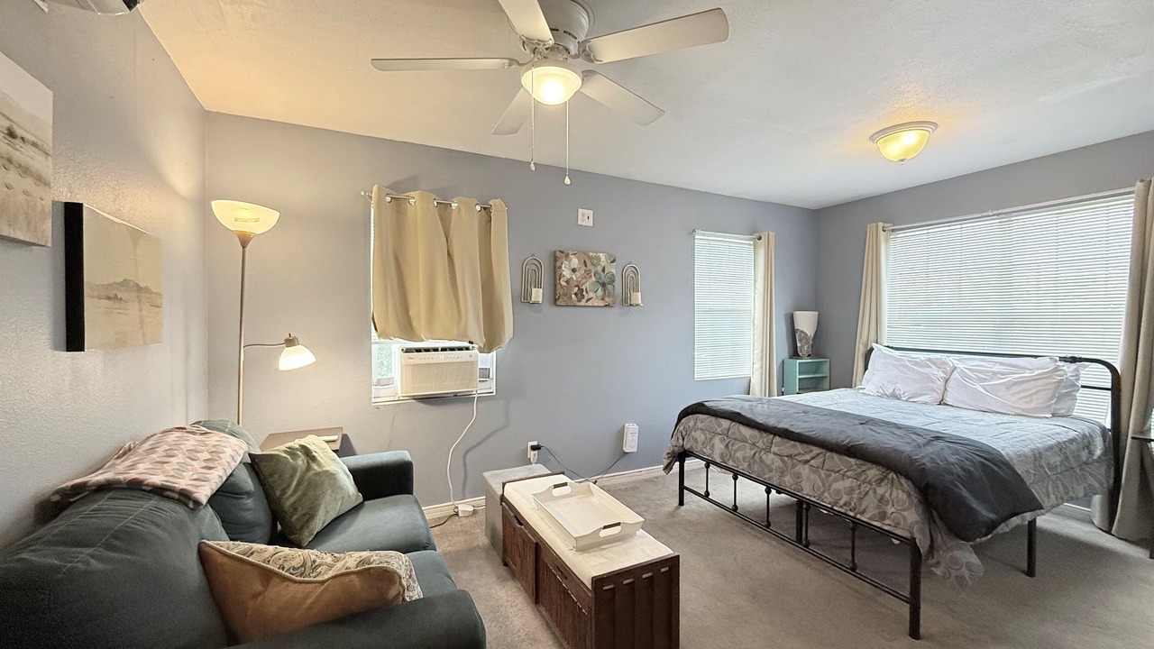 Photo of Bedroom in Sayles Blvd. Area