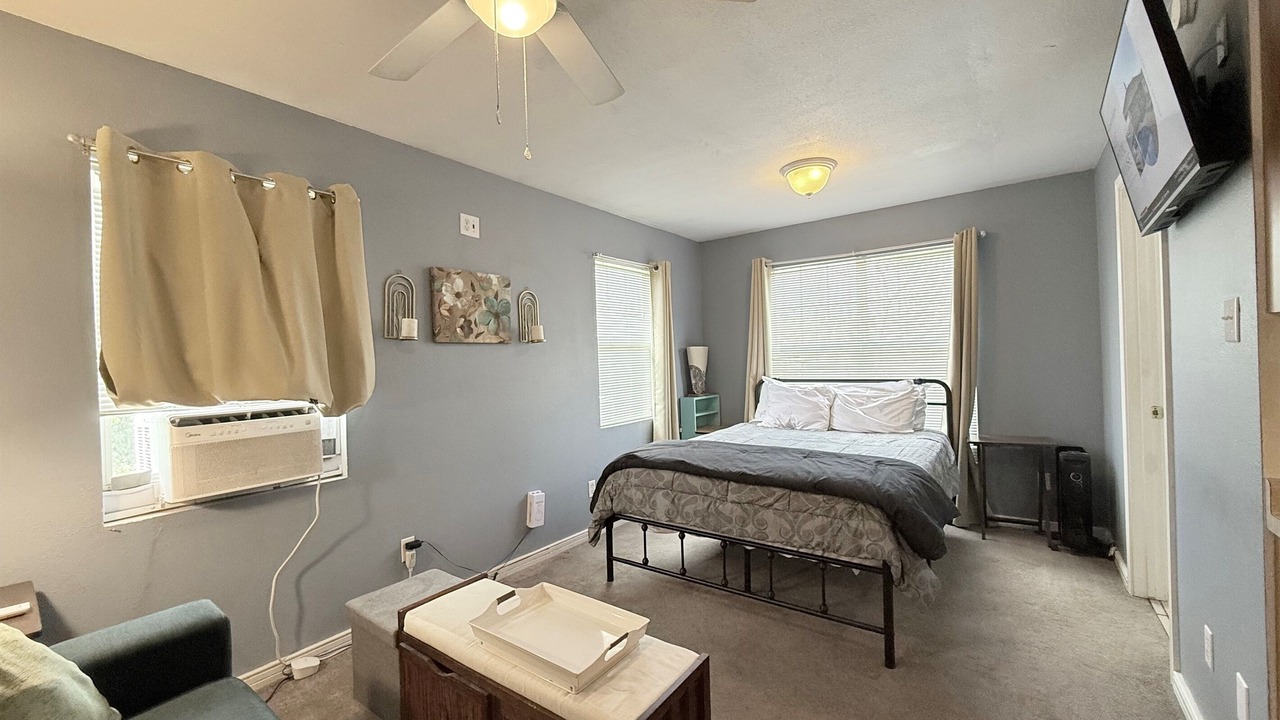 Photo of Bedroom in Sayles Blvd. Area
