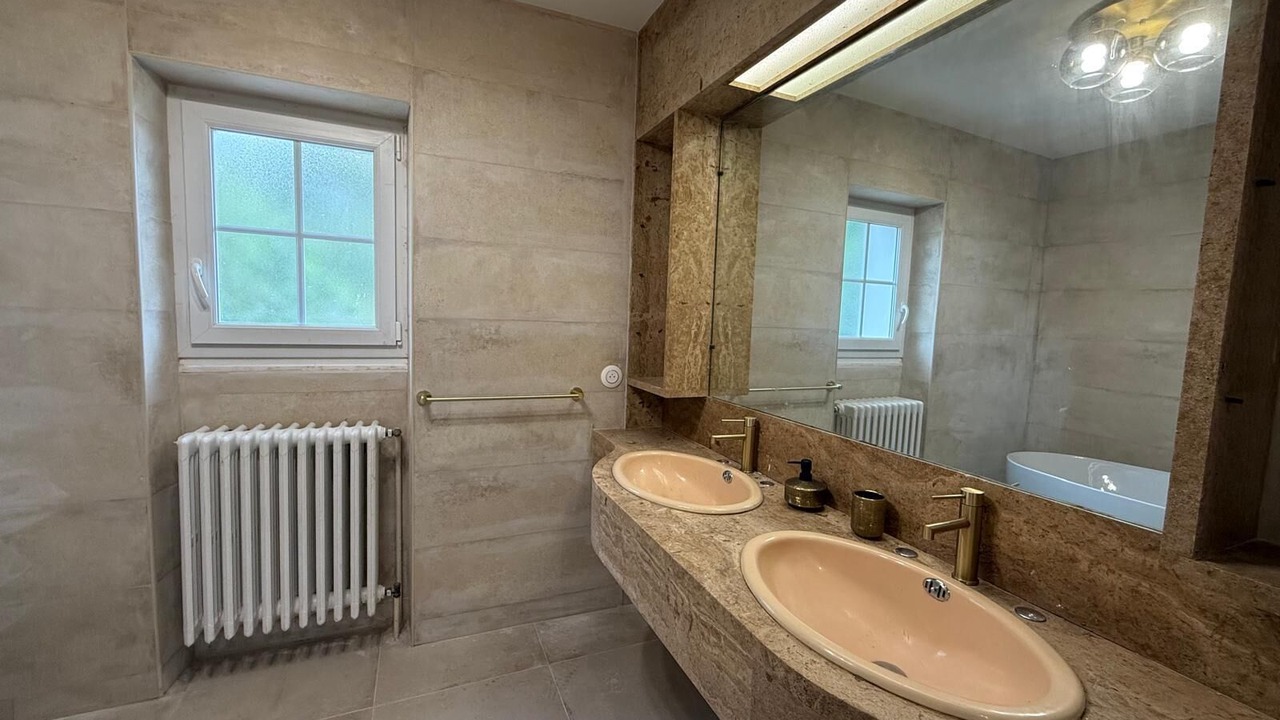 Photo of Bathroom in Chevillon-sur-Huillard