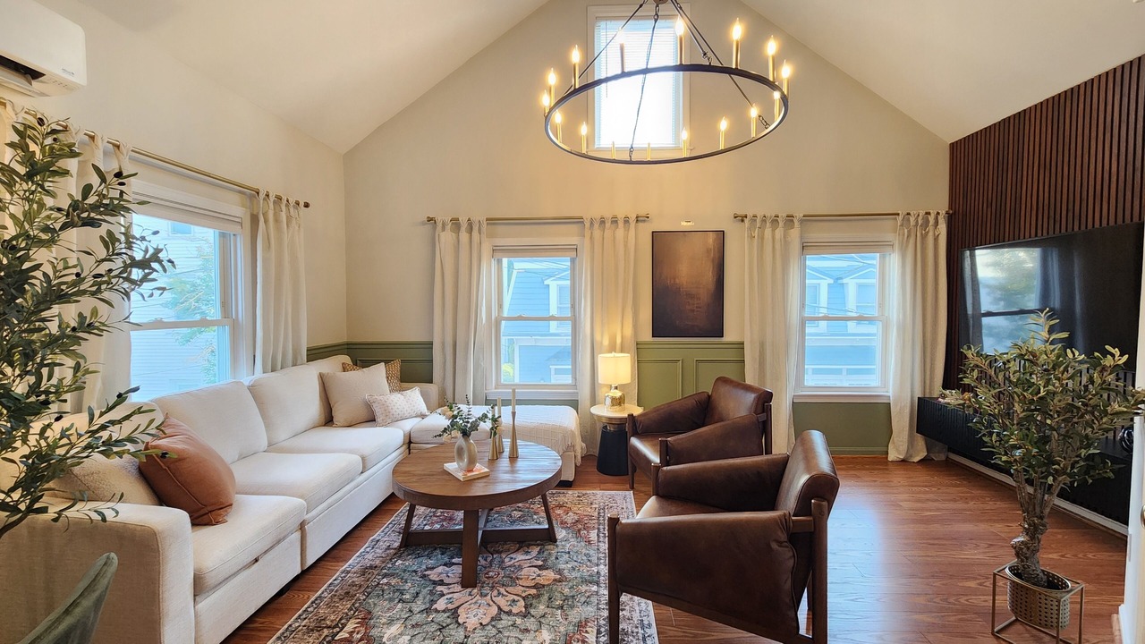 Photo of Livingroom in Wellington-Harrington