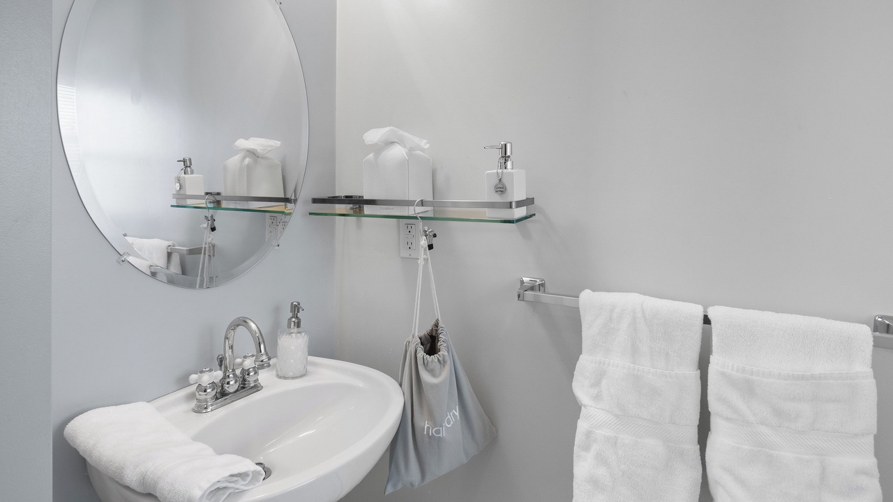 Photo of Bathroom in Wellington-Harrington