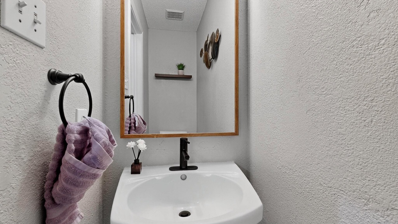 Photo of Bathroom in Allen