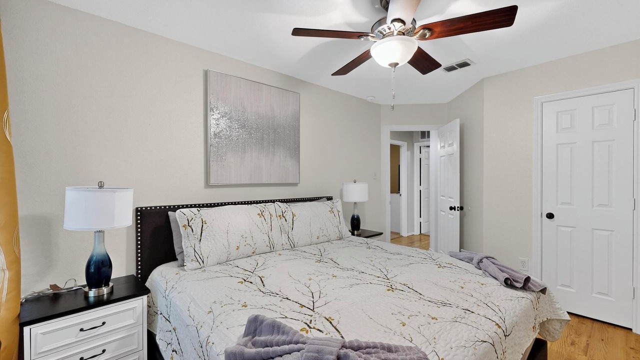 Photo of Bedroom in Allen
