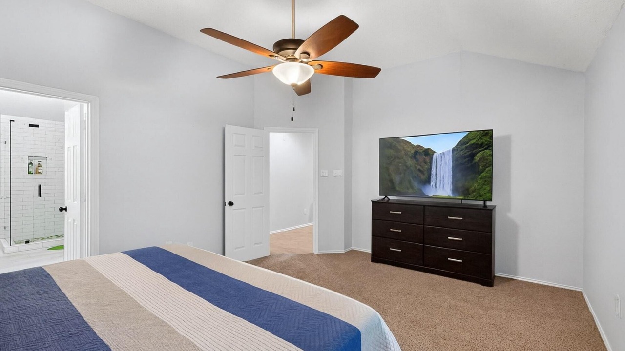 Photo of Bedroom in Allen