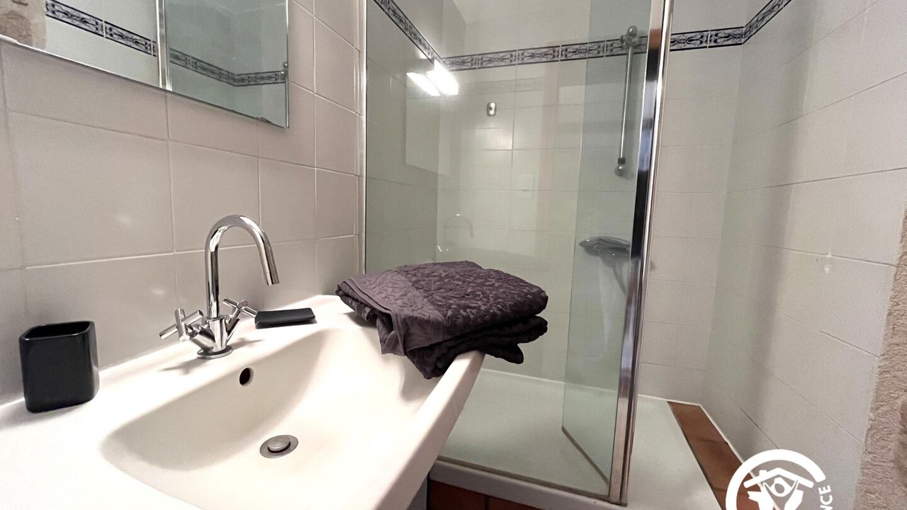 Photo of Bathroom in Saint-Laurent-de-Cerdans
