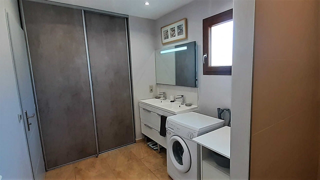 Photo of Bathroom in Thuir