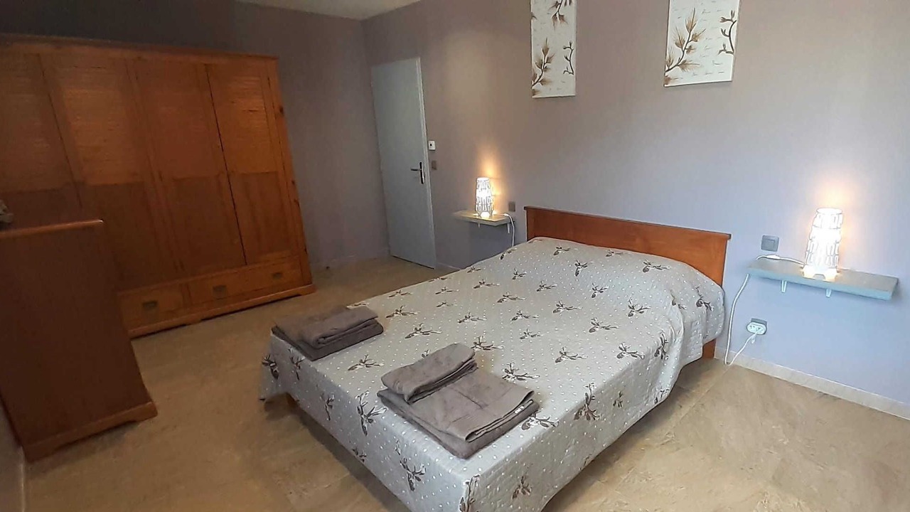 Photo of Bedroom in Thuir