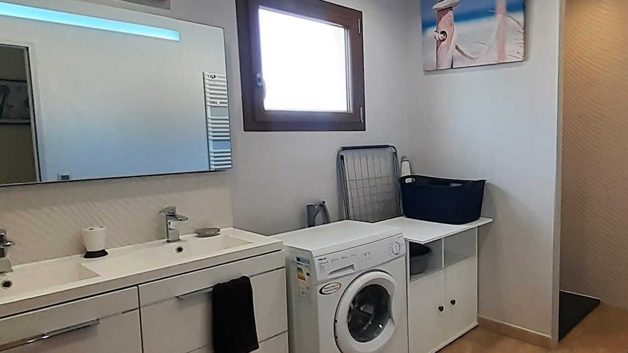 Photo of Bathroom in Thuir