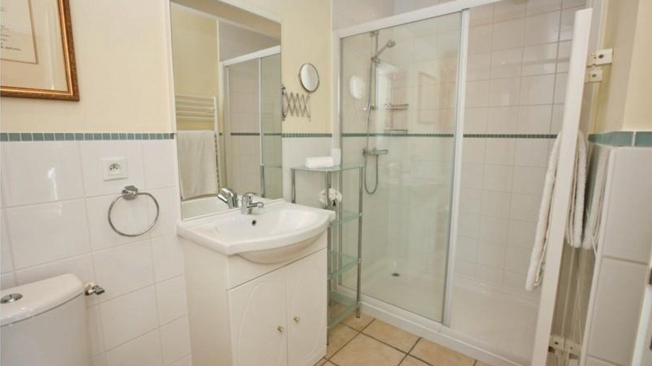 Photo of Bathroom in Saint-Laurent-de-Cerdans