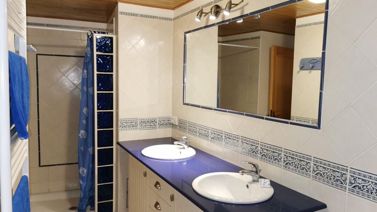 Photo of Bathroom in Dorres