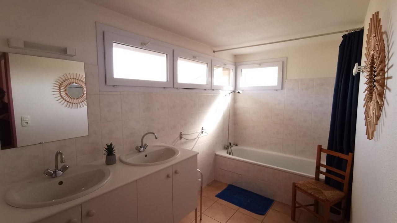 Photo of Bathroom in Trilla