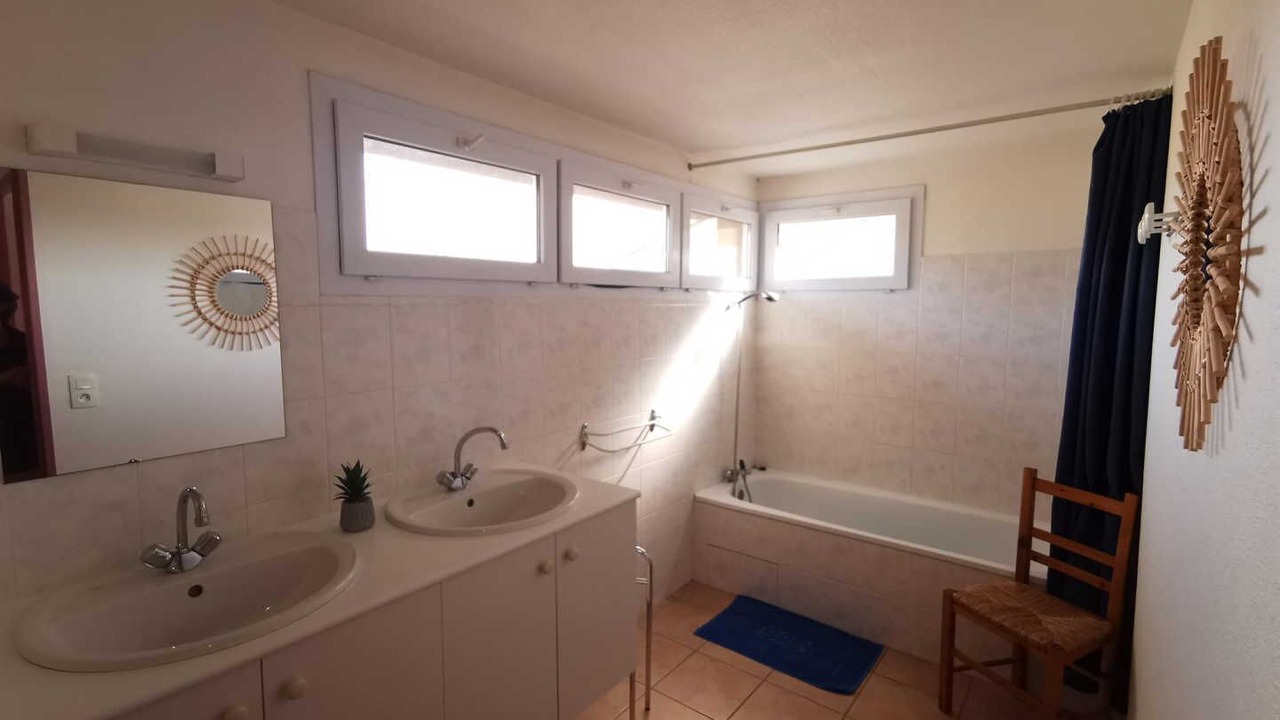 Photo of Bathroom in Trilla