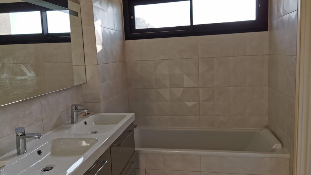 Photo of Bathroom in Thuir