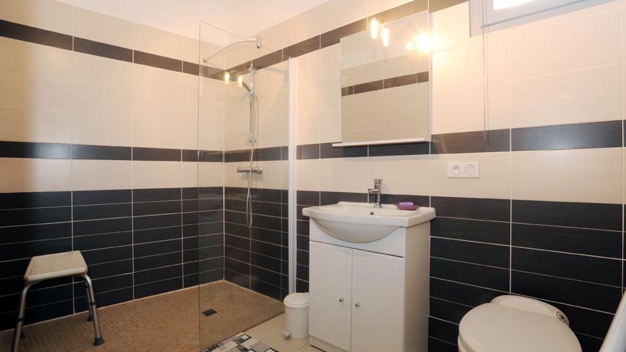 Photo of Bathroom in Ceret