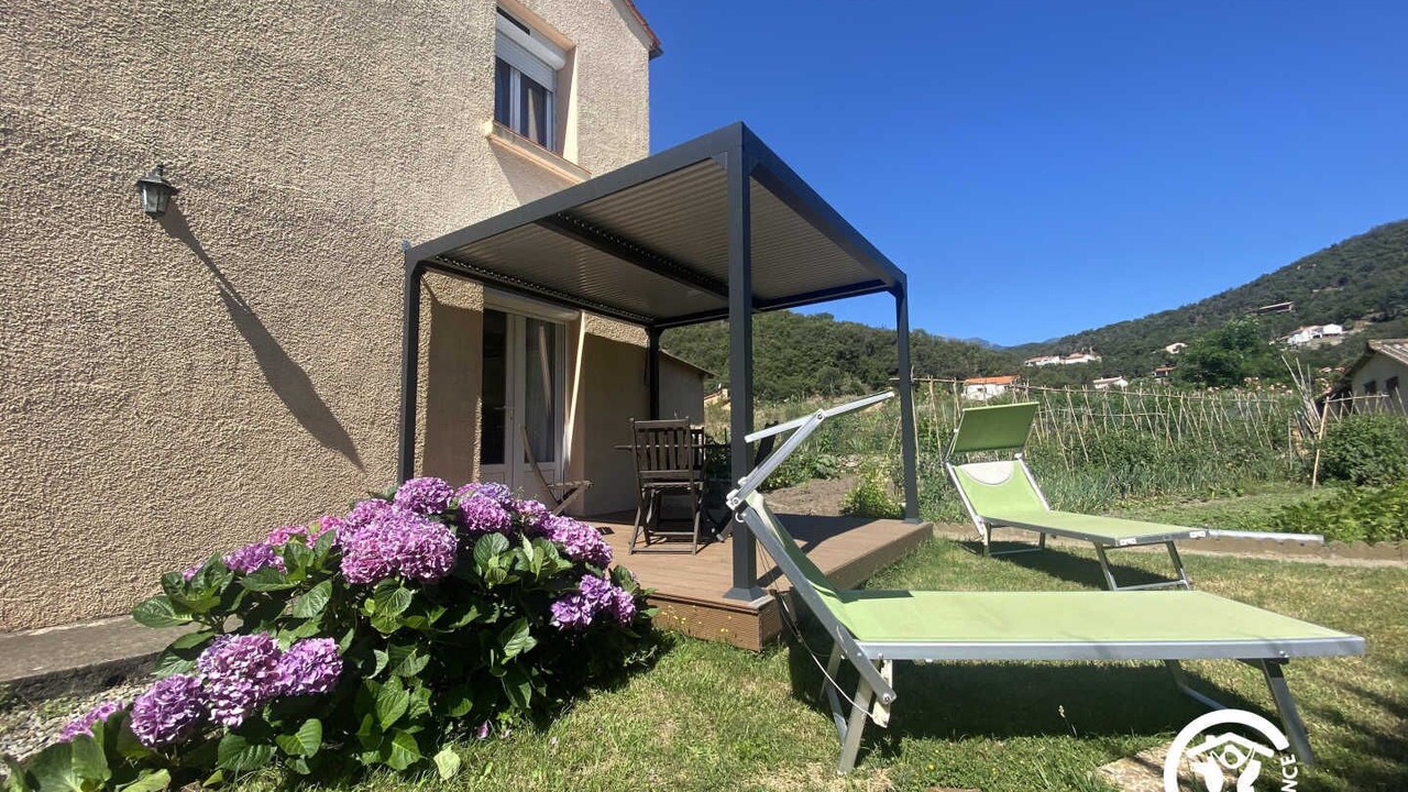 Photo of Patio Balcony in Arles-sur-Tech