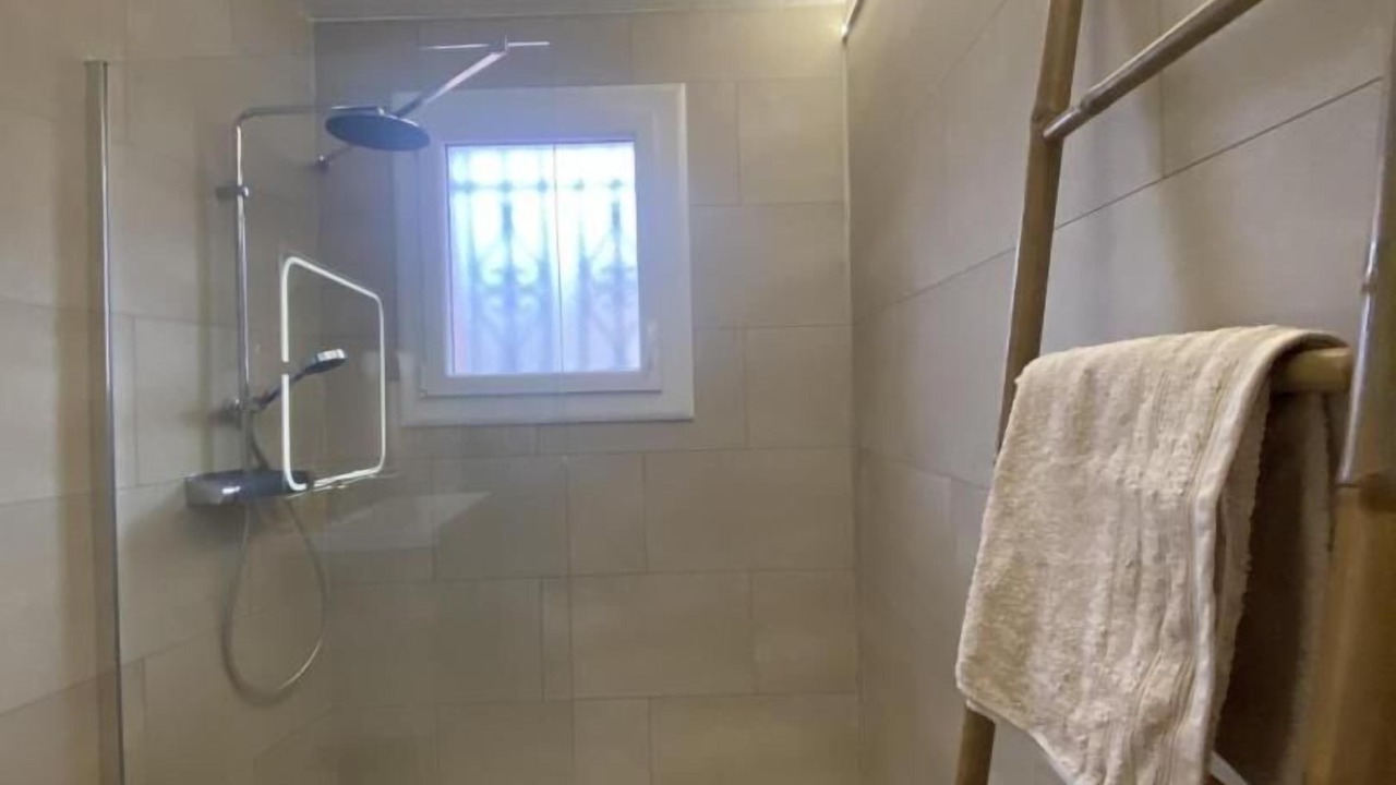 Photo of Bathroom in Saint-Martin-de-Fenouillet