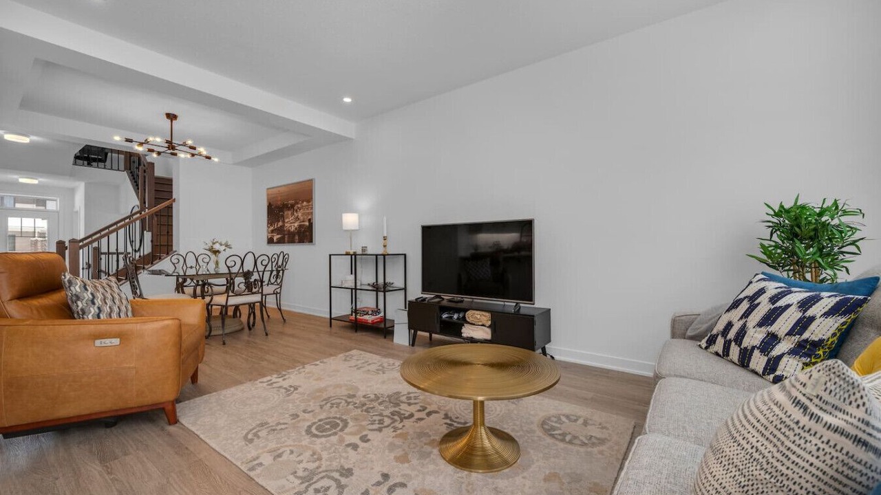 Photo of Livingroom in Ottawa Division