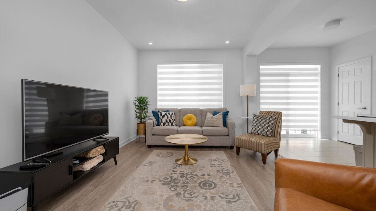 Photo of Livingroom in Ottawa Division