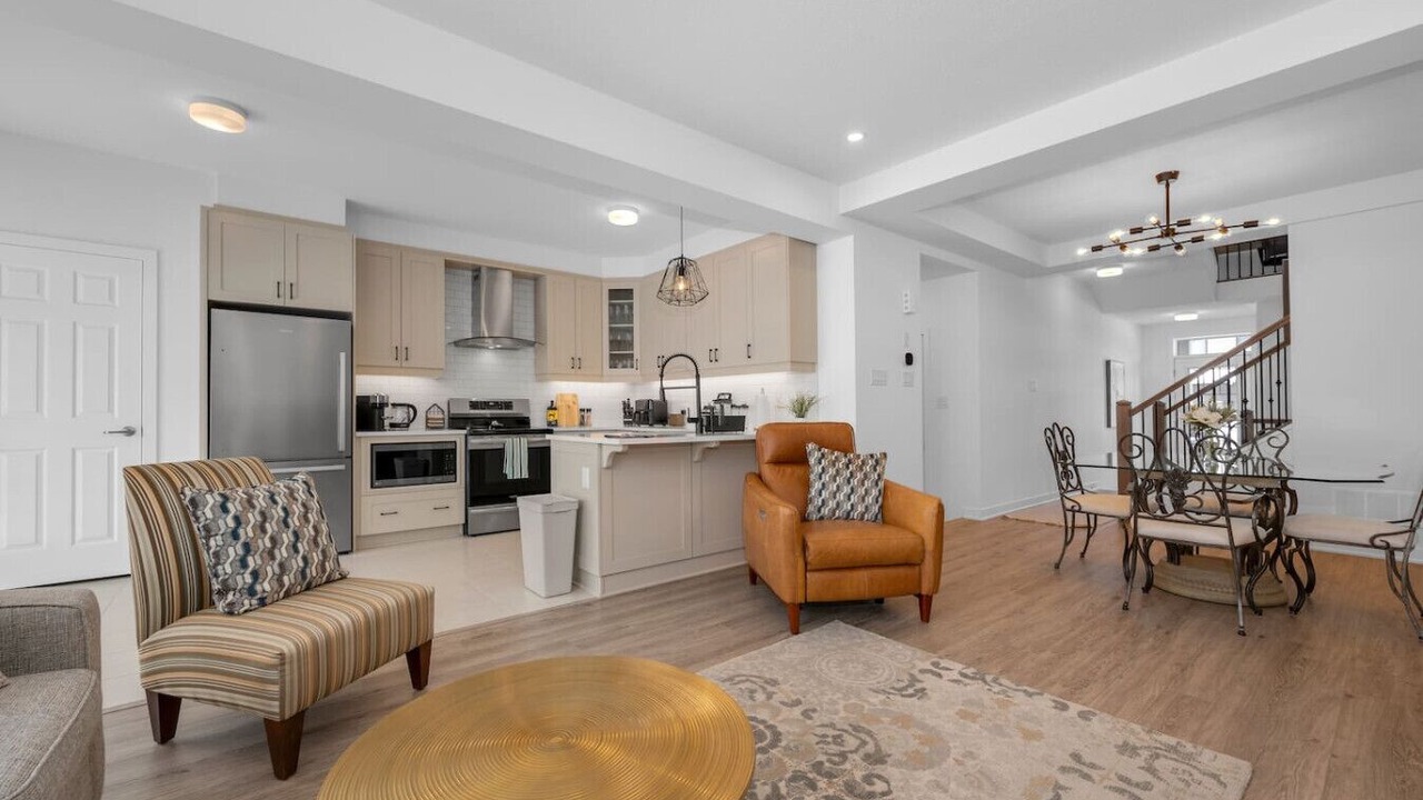 Photo of Livingroom in Ottawa Division