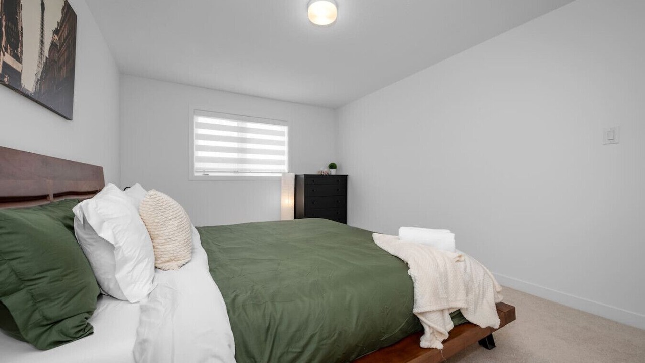 Photo of Bedroom in Ottawa Division