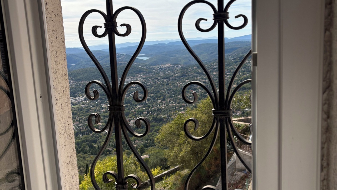 Photo of Others in Cabris