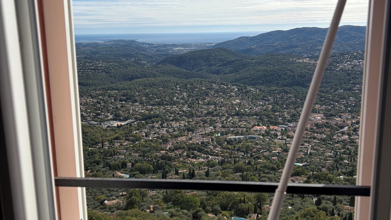 Photo of Others in Cabris