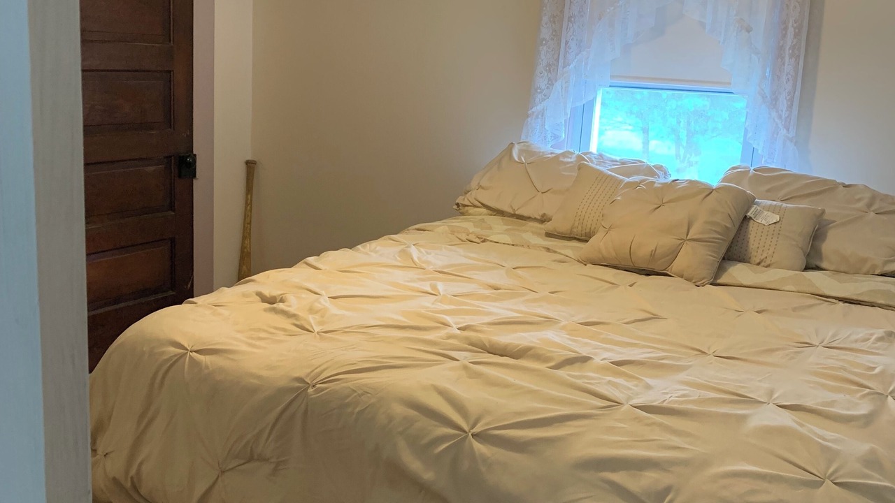 Photo of Bedroom in Narrowsburg