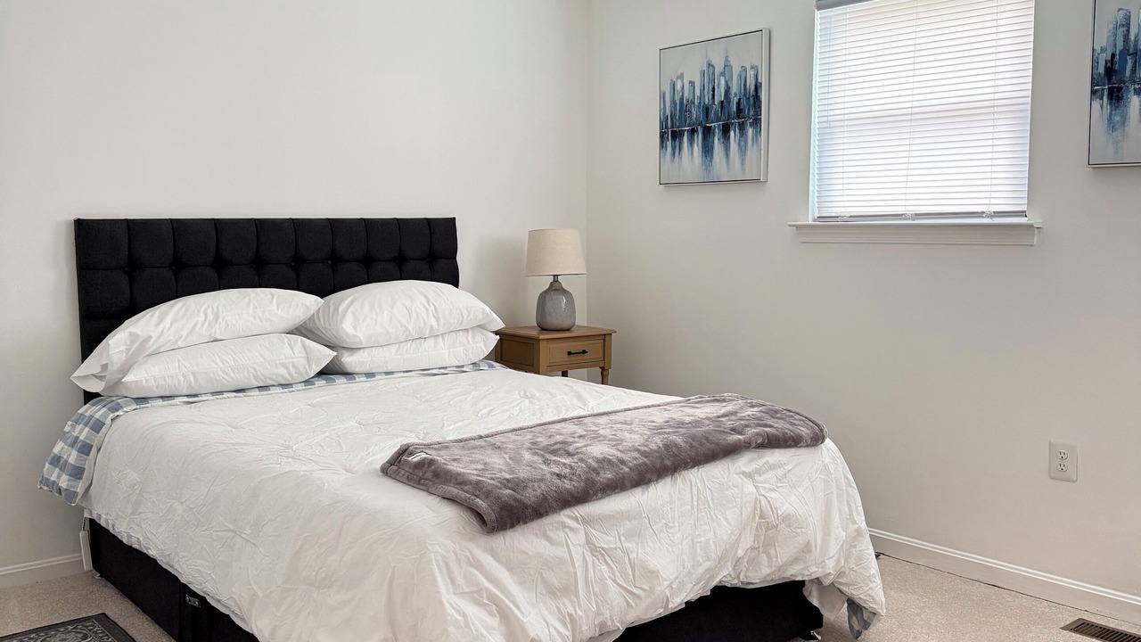 Photo of Bedroom in Alexandria West