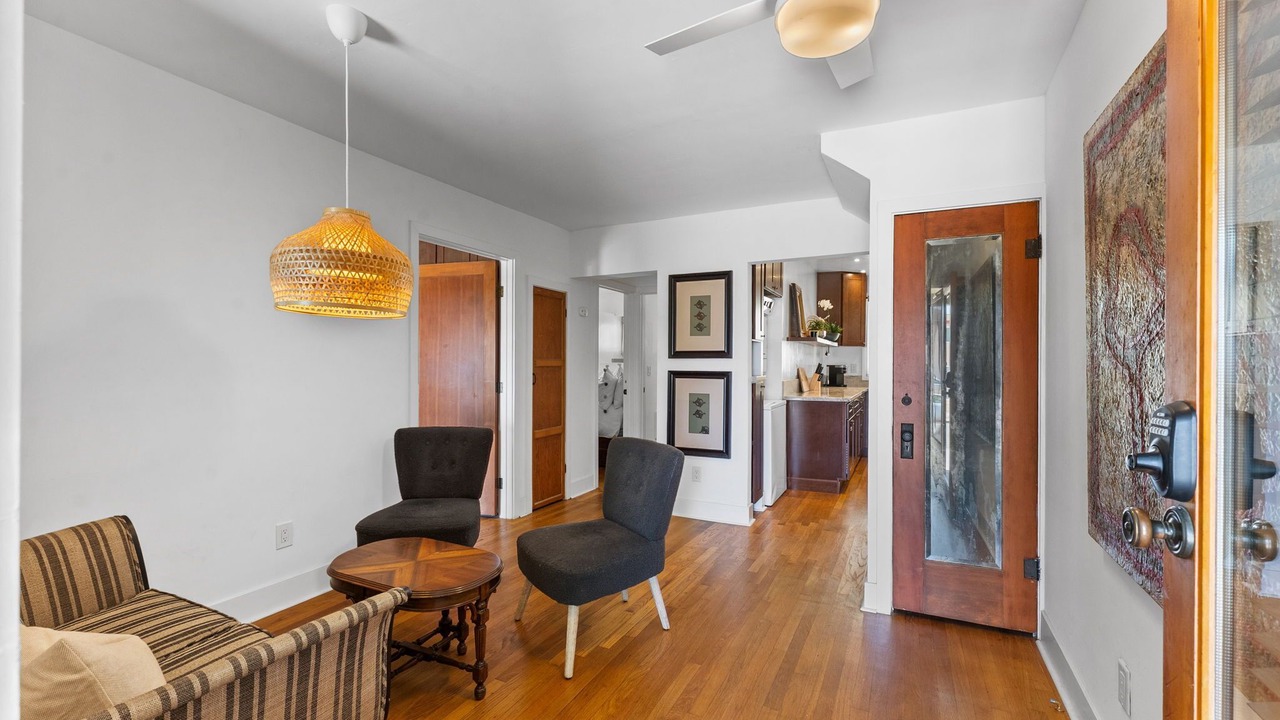 Photo of Livingroom in University Heights