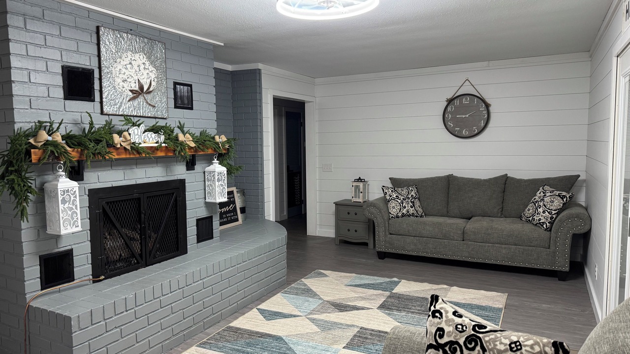 Photo of Livingroom in Bryant