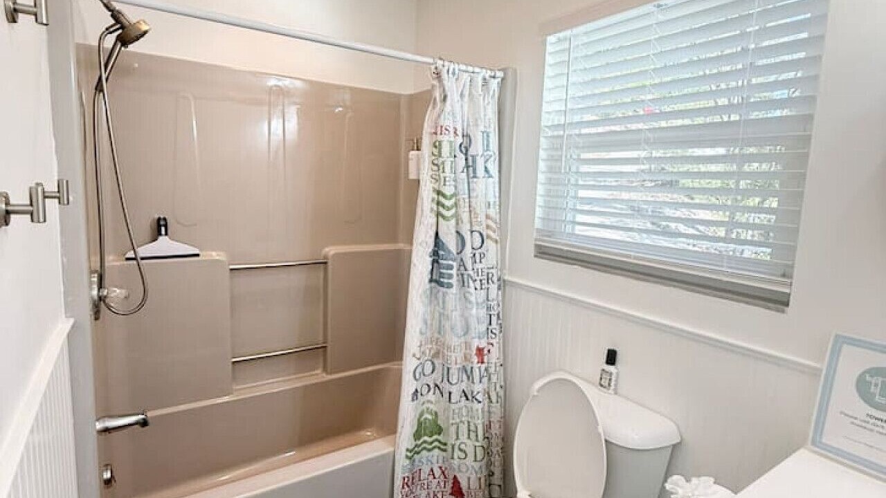 Photo of Bathroom in Linn Creek