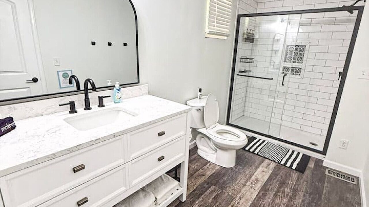 Photo of Bathroom in Linn Creek