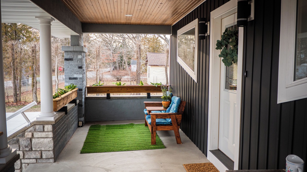Photo of Patio Balcony in Wolf Lake