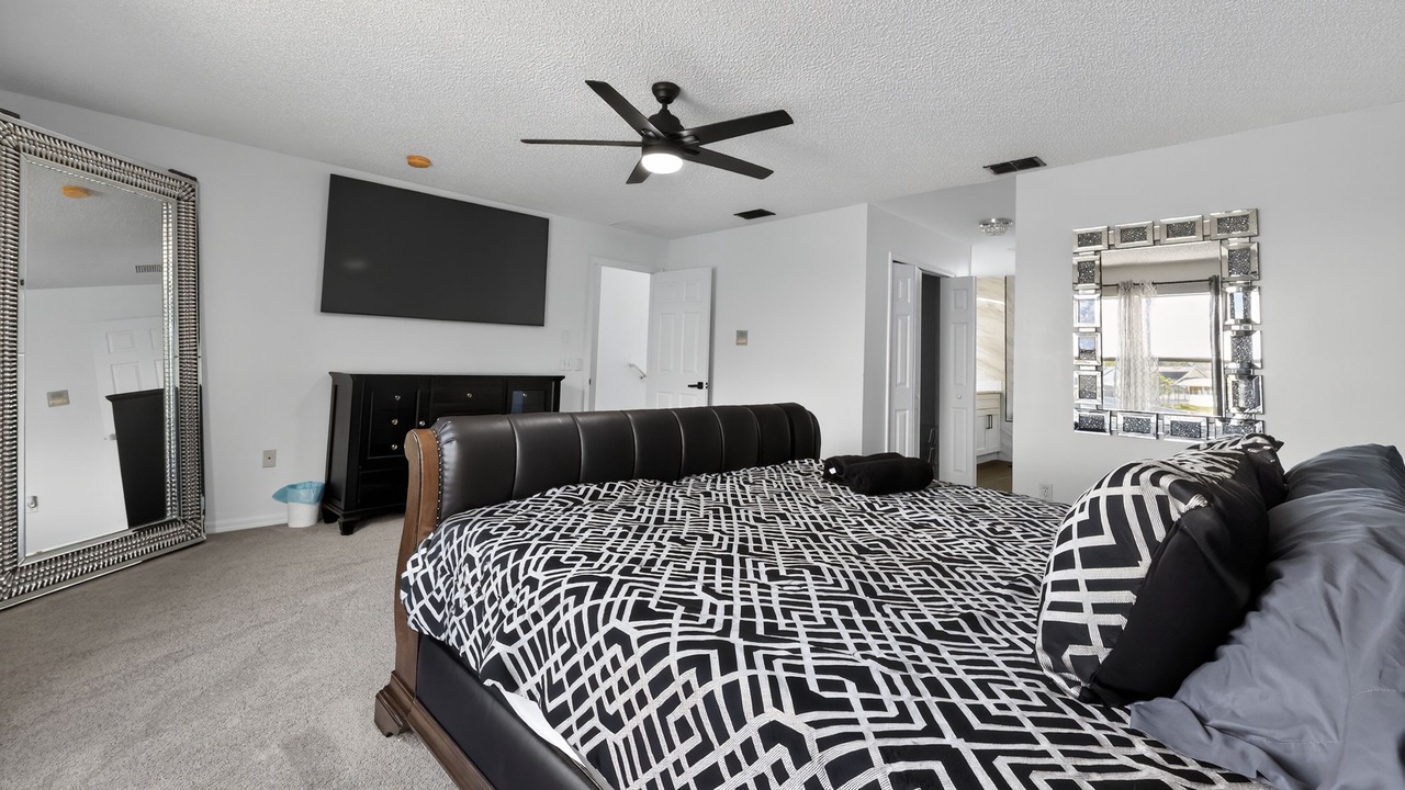 Photo of Bedroom in Crescent Lakes