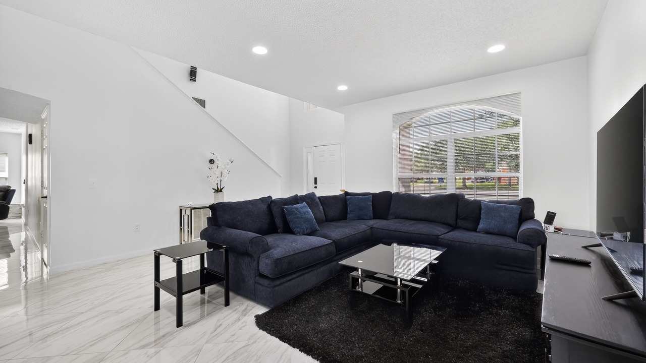 Photo of Livingroom in Crescent Lakes