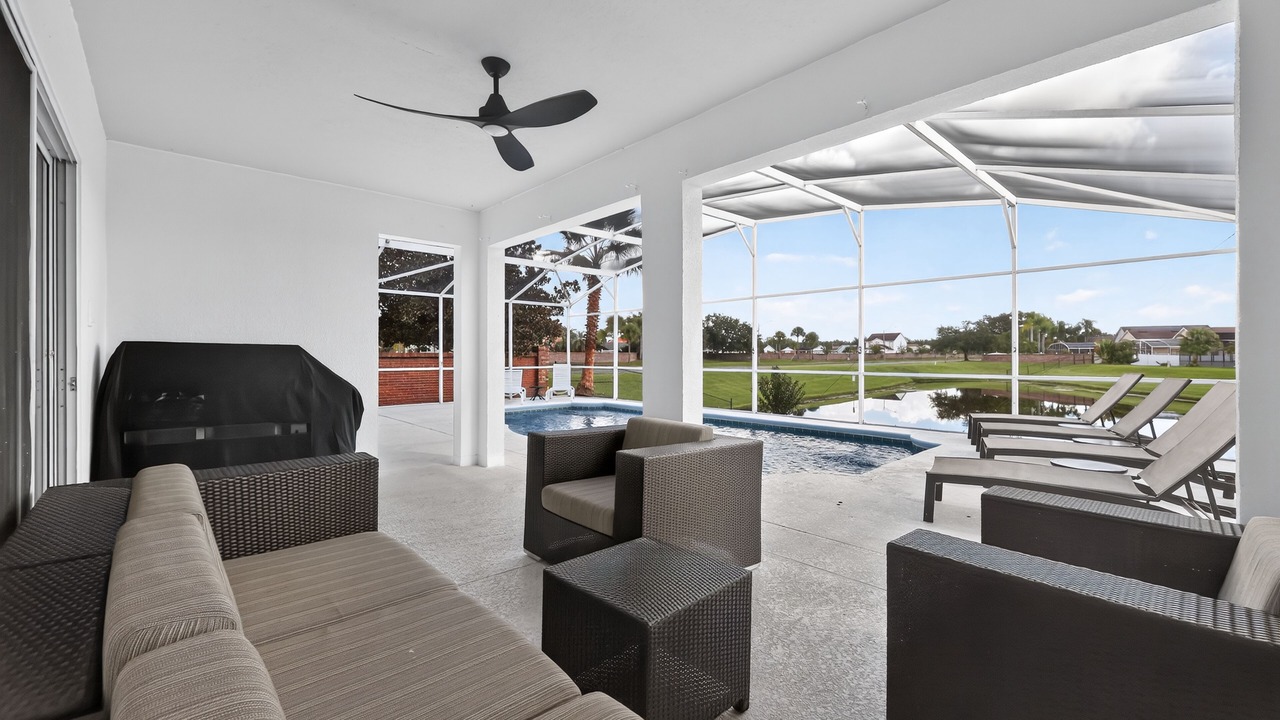 Photo of Patio Balcony in Crescent Lakes