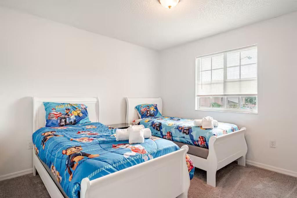 Photo of Bedroom in Crescent Lakes