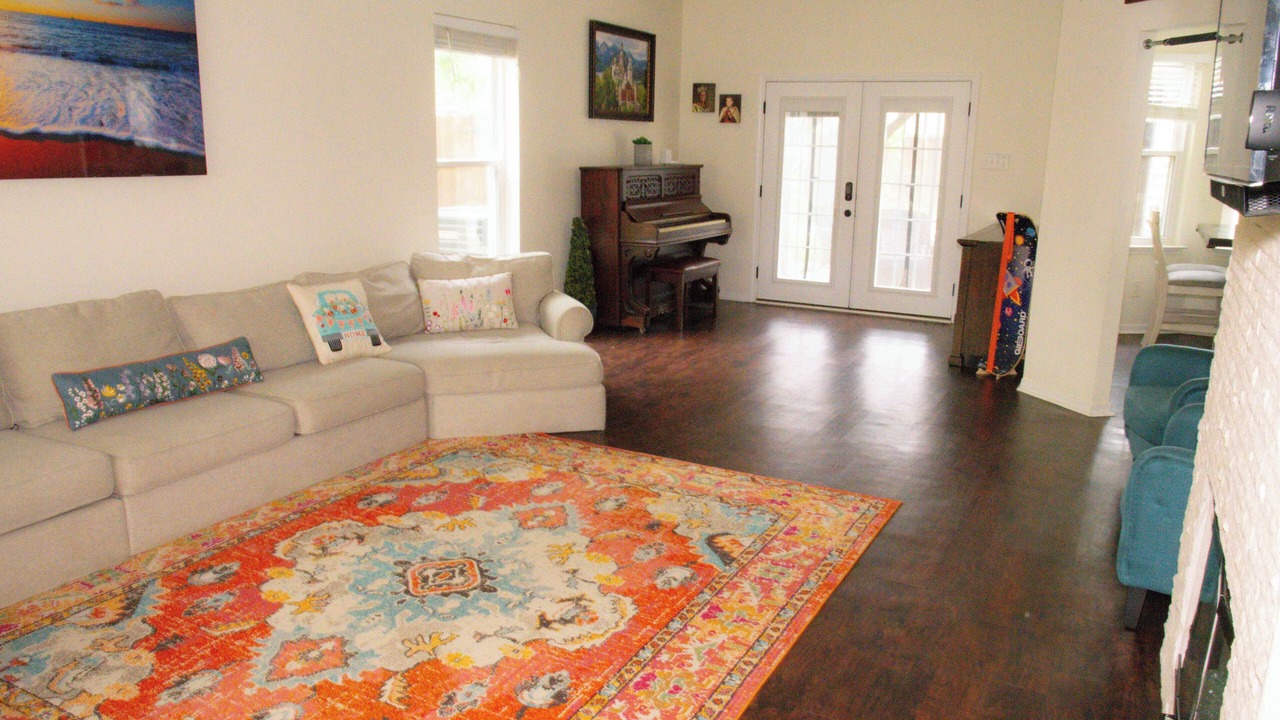 Photo of Livingroom in Spring