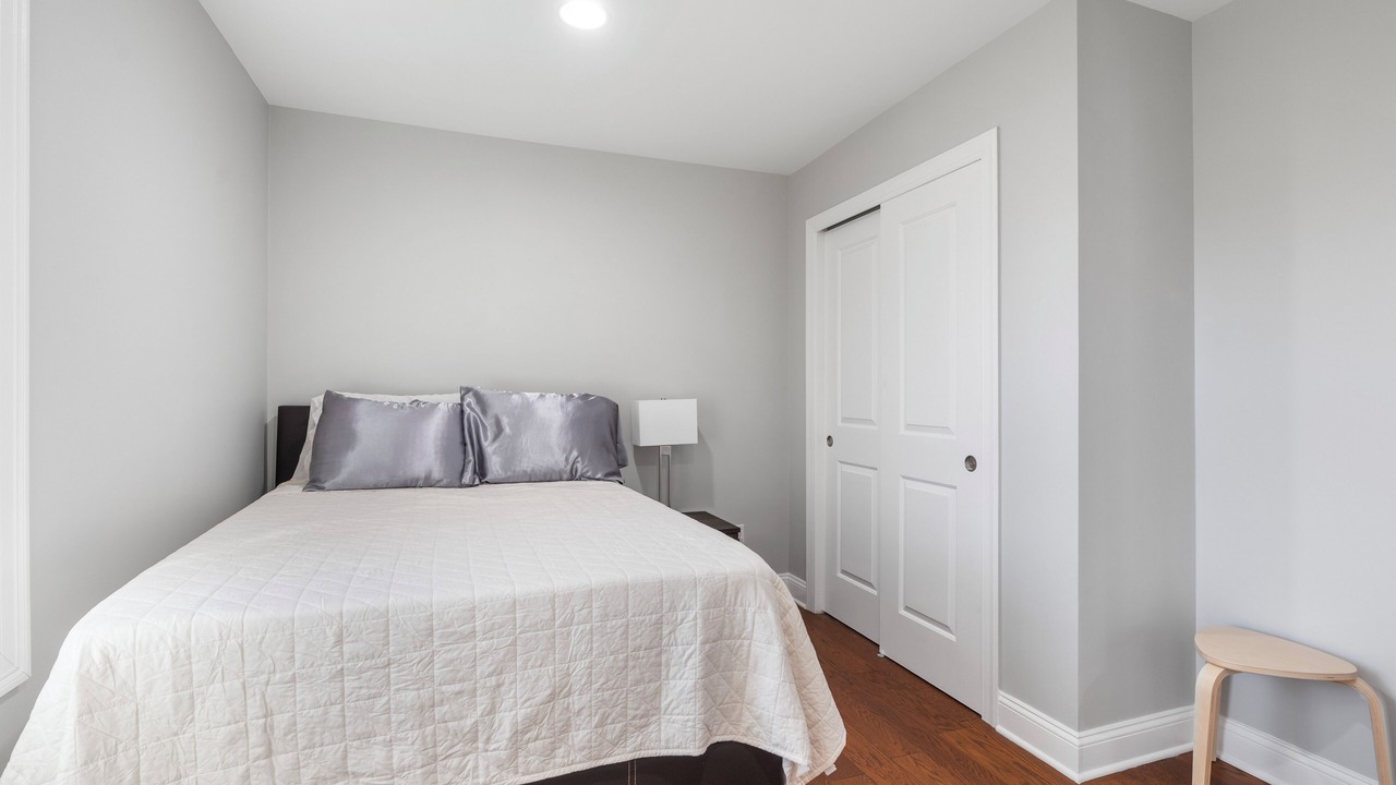 Photo of Bedroom in Roselle