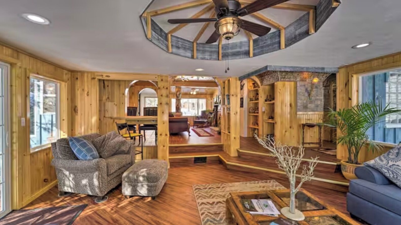 Photo of Livingroom in Russell