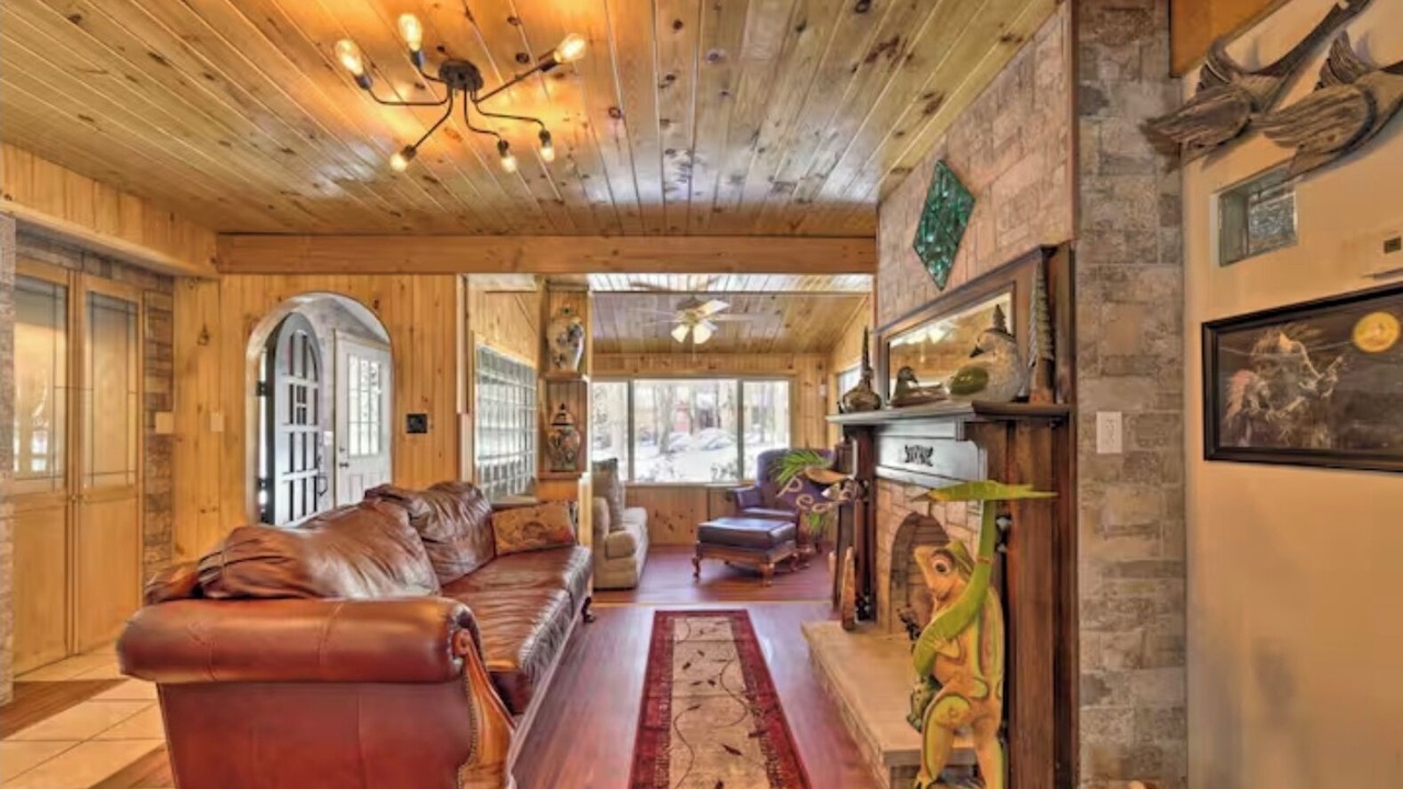 Photo of Livingroom in Russell