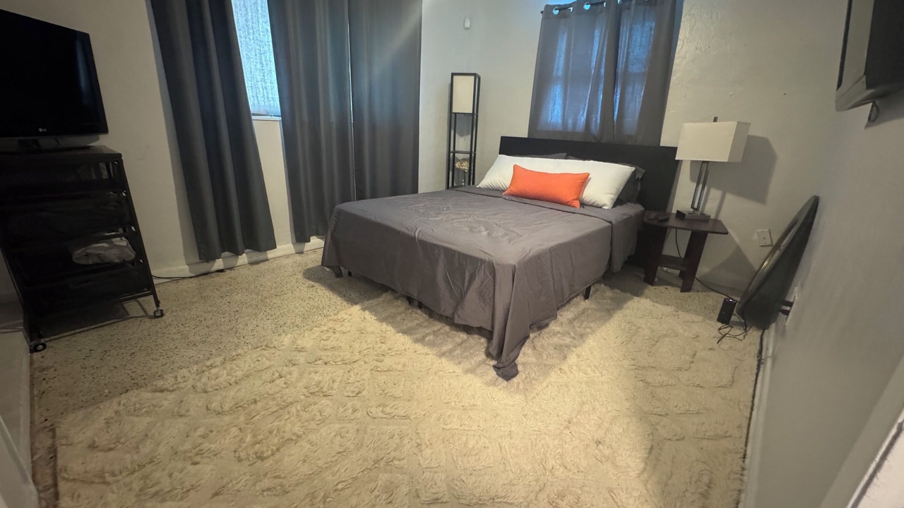 Photo of Bedroom in Tropic