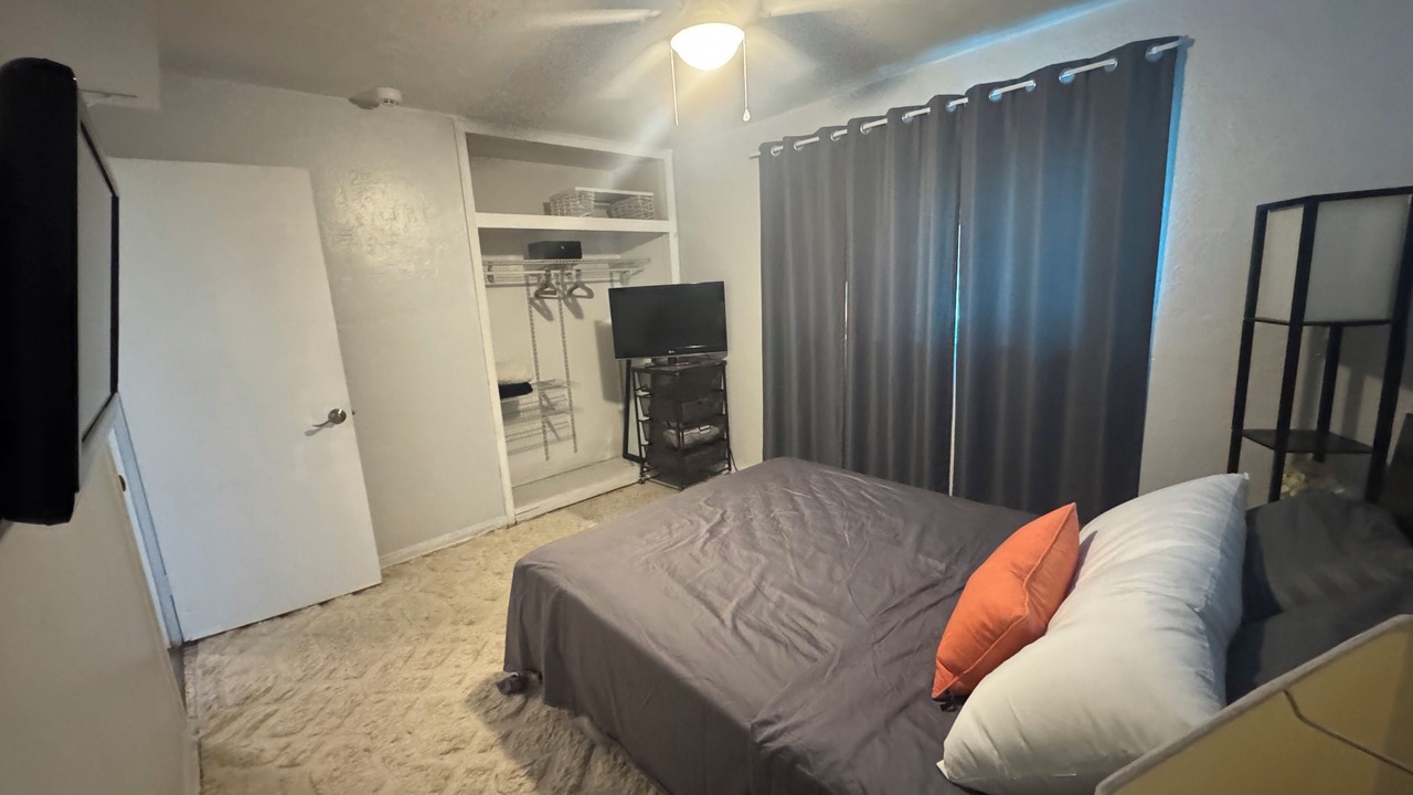 Photo of Bedroom in Tropic